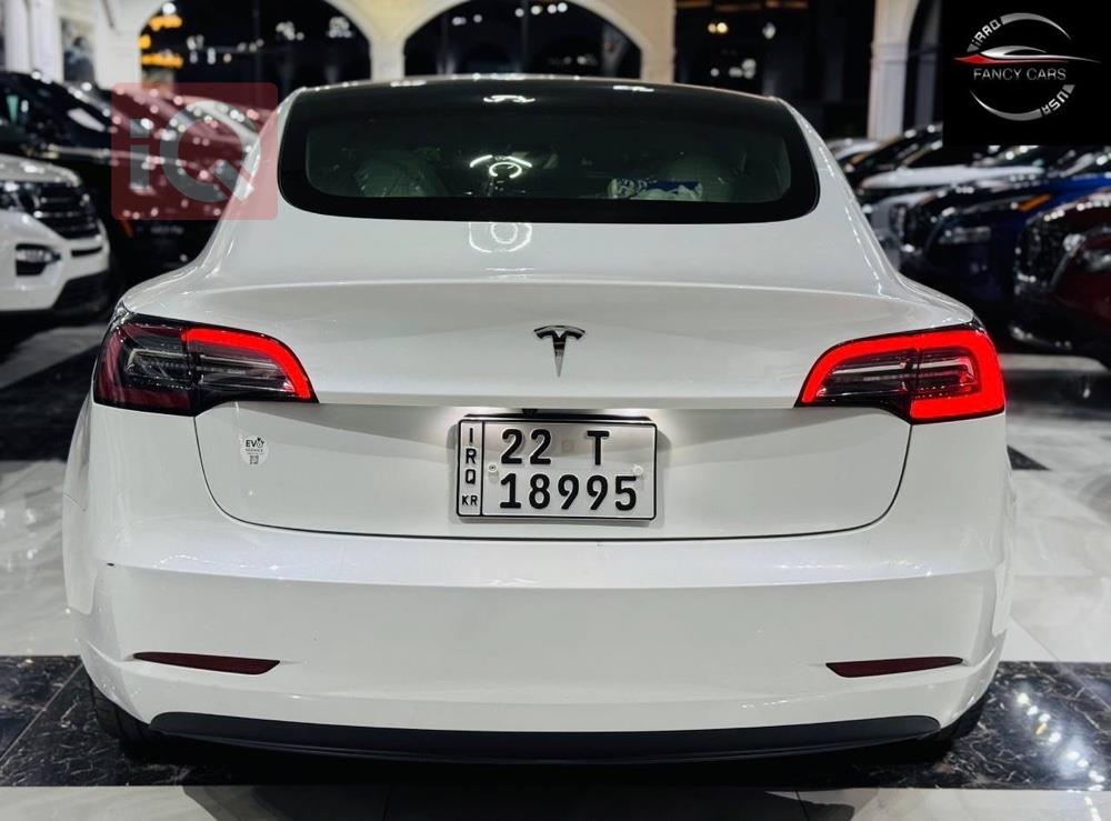 تسلا موديل 3